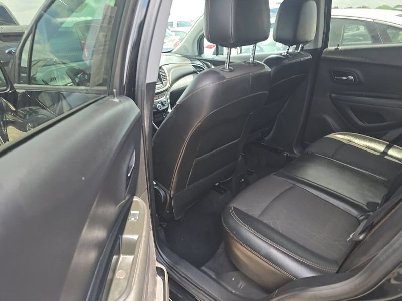 Used 2019 Chevrolet Trax LT w/ Redline Edition FWD image 12