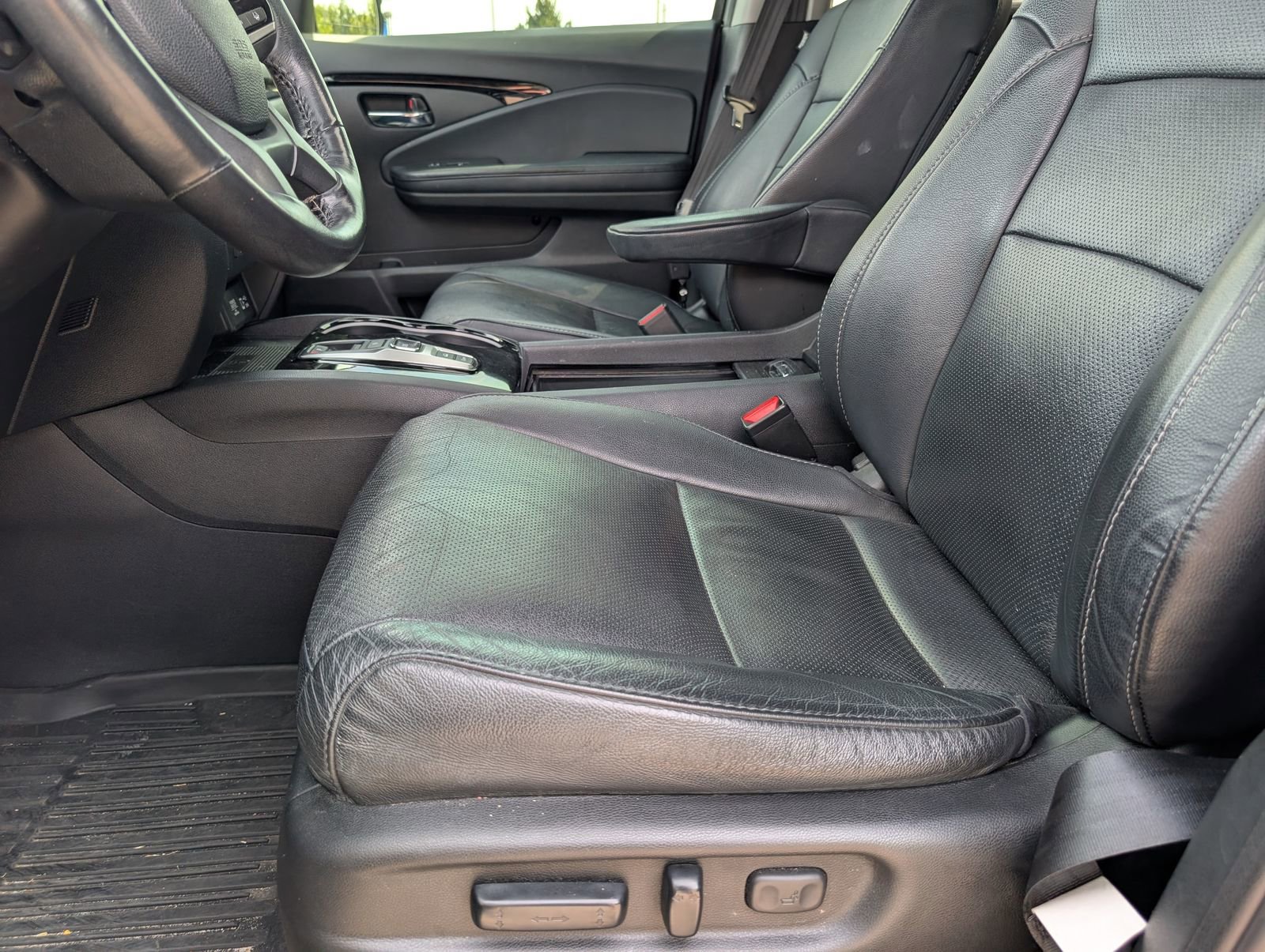 Used 2020 Honda Pilot Elite image 7