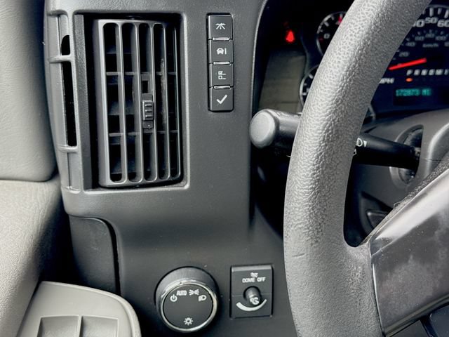 Used 2016 Chevrolet Express 2500 RWD image 16