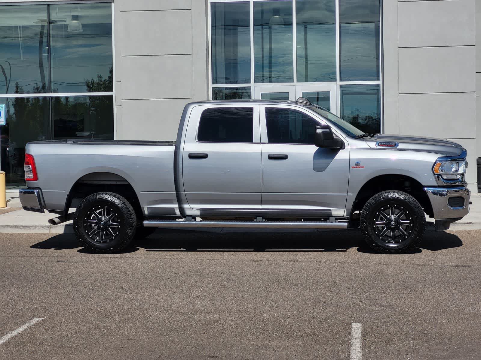Used 2024 RAM 2500 Tradesman w/ Chrome Appearance Group AWD/4WD image 4