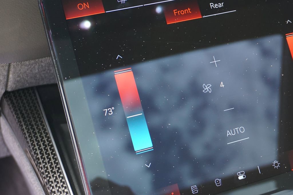 Used 2025 Cadillac Escalade ESV V image 33