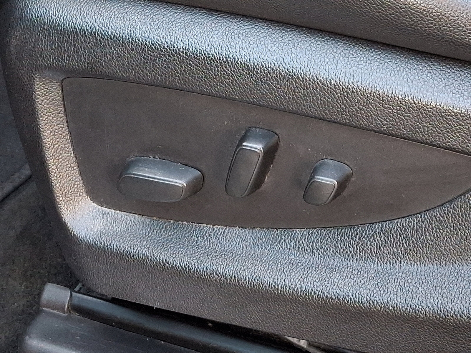 Used 2018 Chevrolet Suburban LT image 28