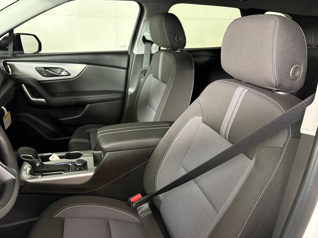 New 2026 Chevrolet Blazer LT w/ Midnight/Sport Edition FWD image 21