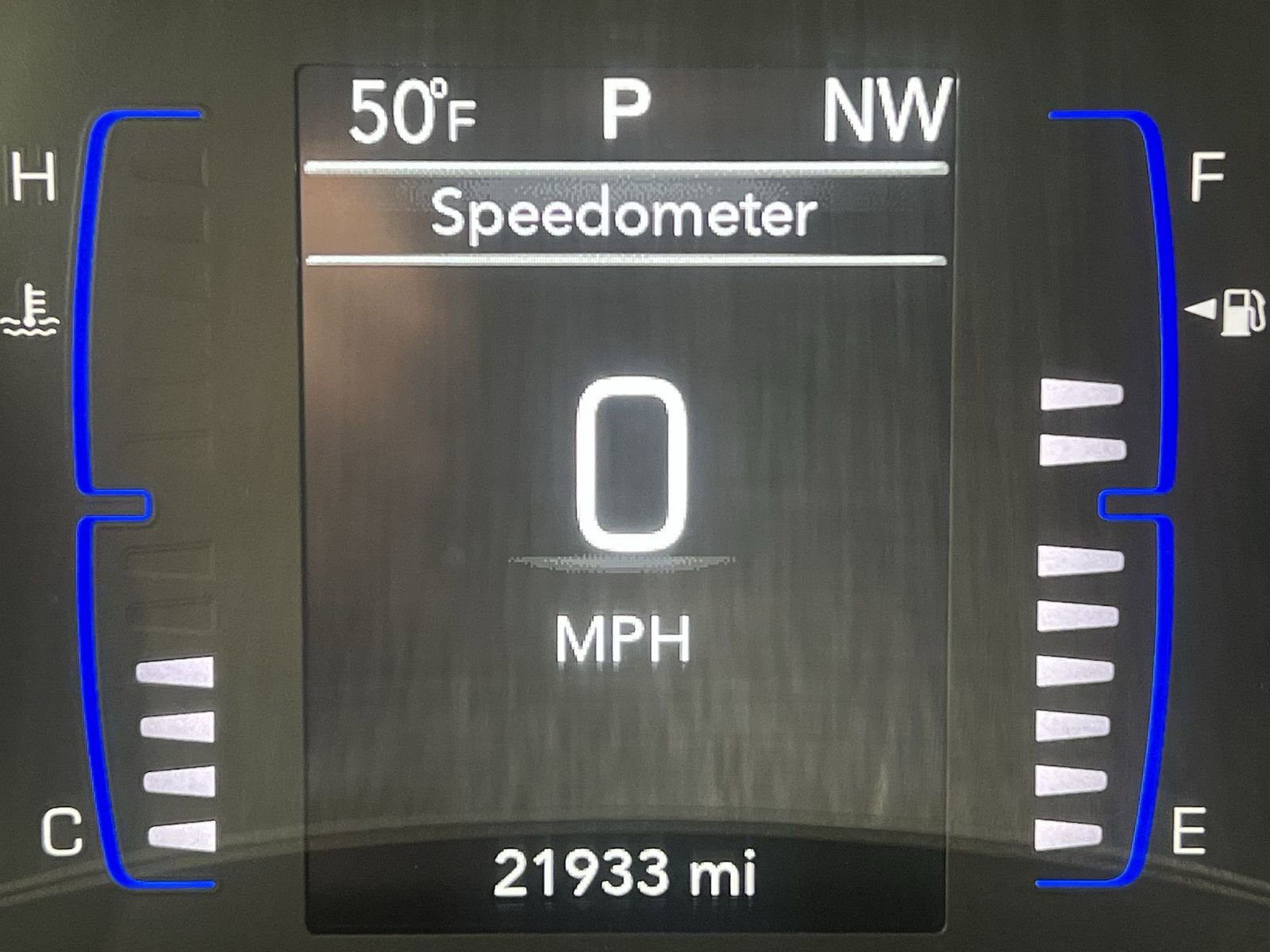Used 2023 Chrysler Voyager LX FWD image 15