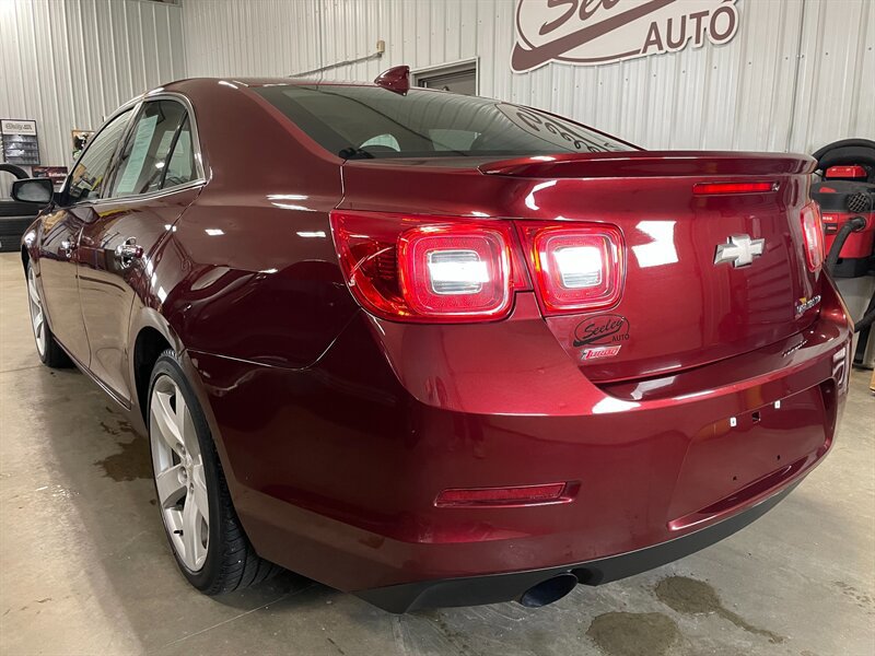 Used 2015 Chevrolet Malibu LTZ FWD image 3