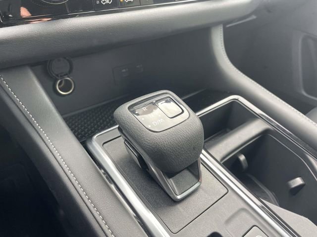 Used 2025 Nissan Pathfinder SV image 29