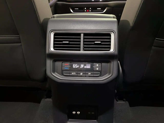Used 2026 Volkswagen Atlas SE FWD image 72