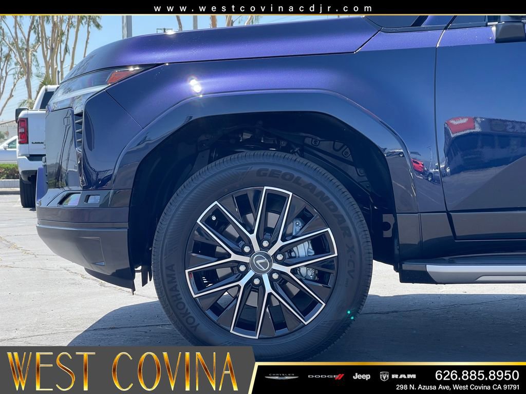 Used 2026 Lexus GX 550 w/ Cold Area Package AWD/4WD image 11