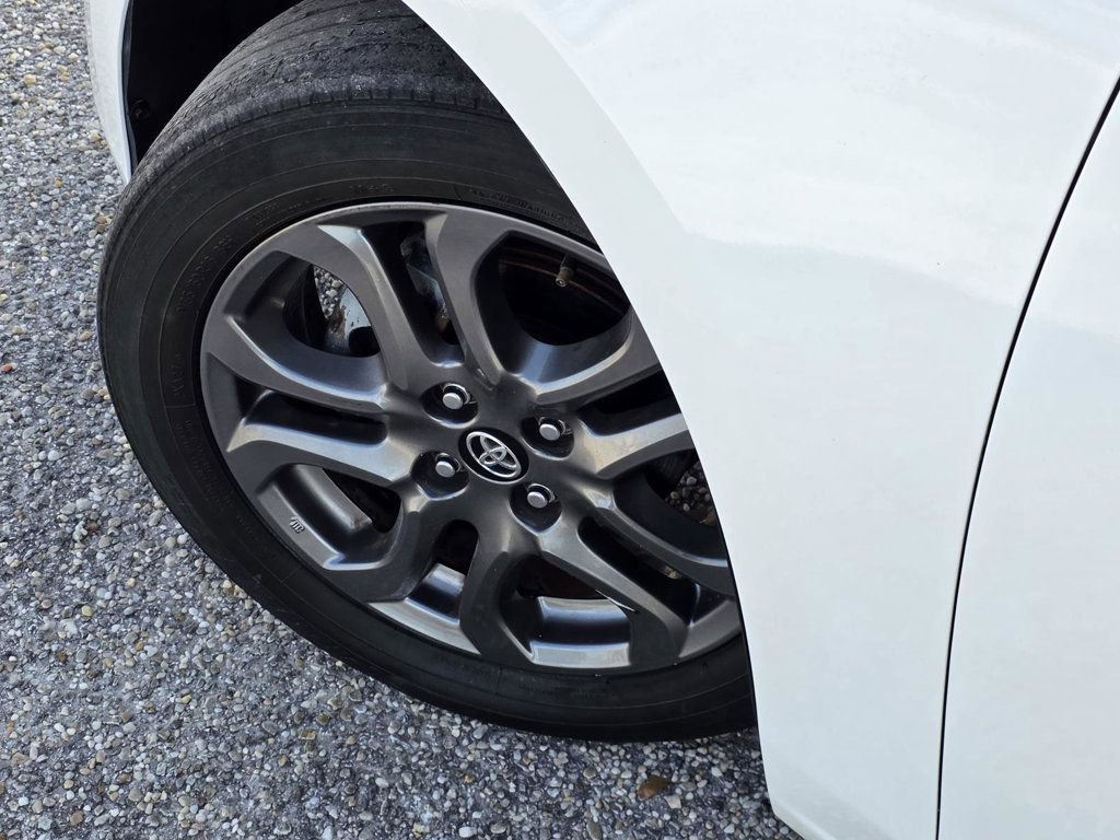 Used 2020 Toyota Yaris LE image 27