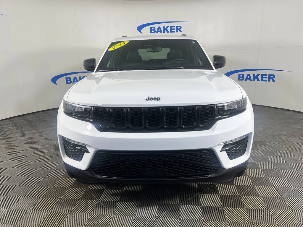 Used 2024 Jeep Grand Cherokee Limited w/ Black Appearance Package AWD/4WD image 9