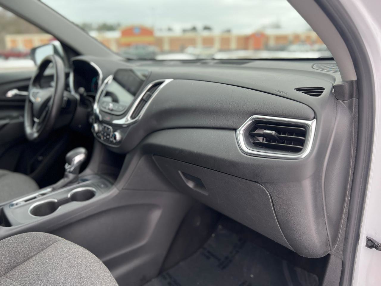 Used 2022 Chevrolet Equinox LT image 43