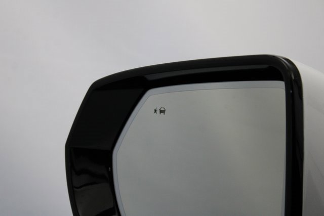 Used 2024 GMC Yukon XL Denali w/ Denali Reserve Package image 29