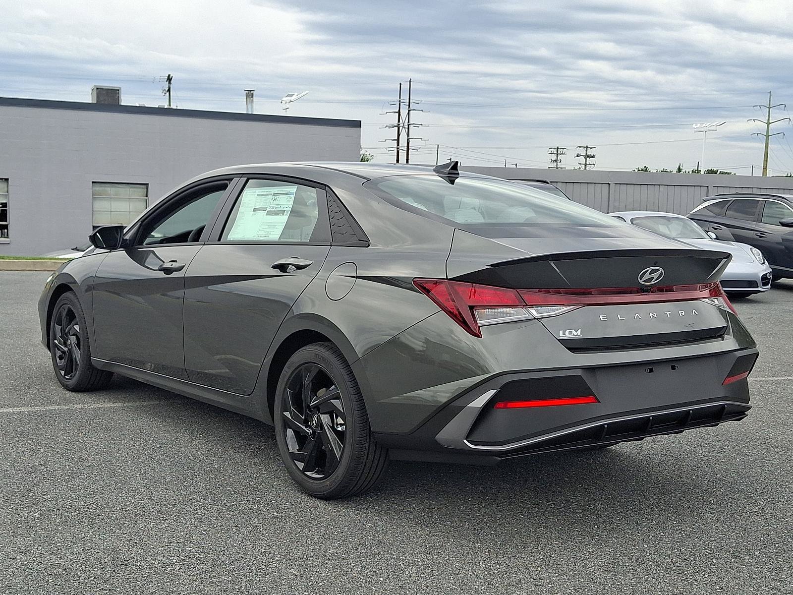 New 2026 Hyundai Elantra SEL Sport FWD image 4