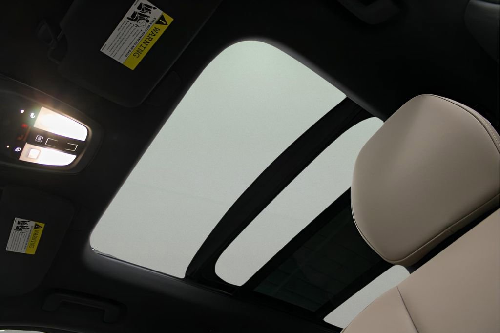 New 2026 Volvo XC90 B5 Plus w/ Protection Package Premier image 19