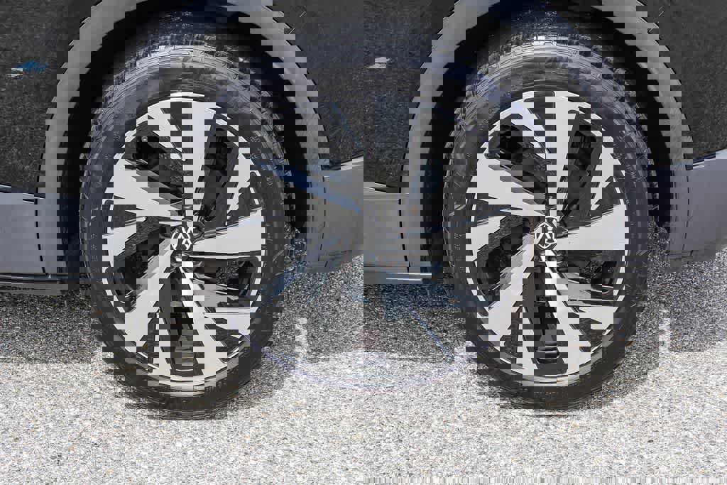 Used 2022 Volkswagen ID.4 Pro S w/ Gradient Package image 10