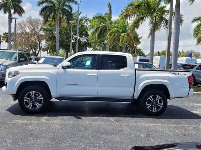 Used 2018 Toyota Tacoma TRD Sport w/ Technology Package image 6