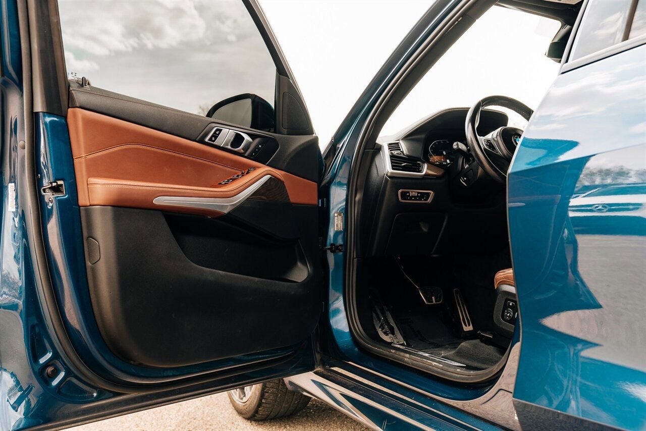 Used 2022 BMW X5 sDrive40i w/ M Sport Package image 19