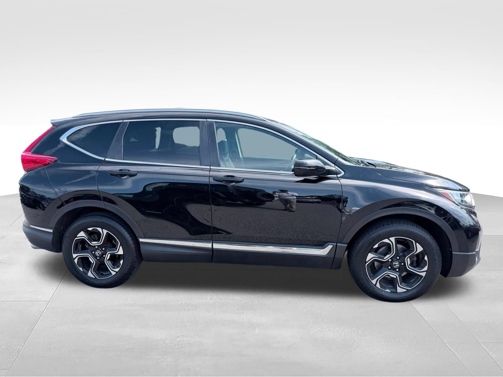 Used 2018 Honda CR-V Touring image 4
