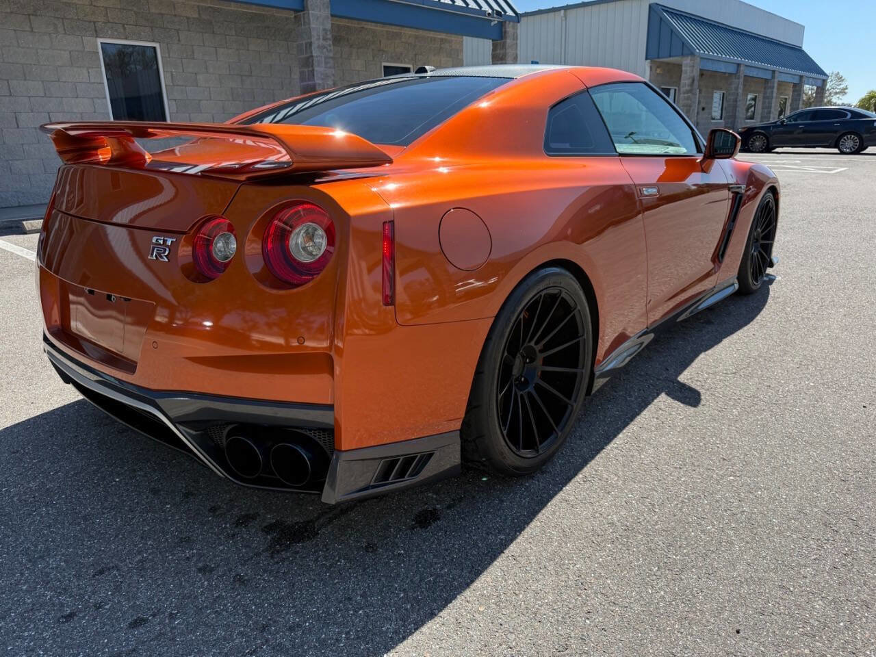 Used 2017 Nissan GT-R Premium AWD/4WD image 6