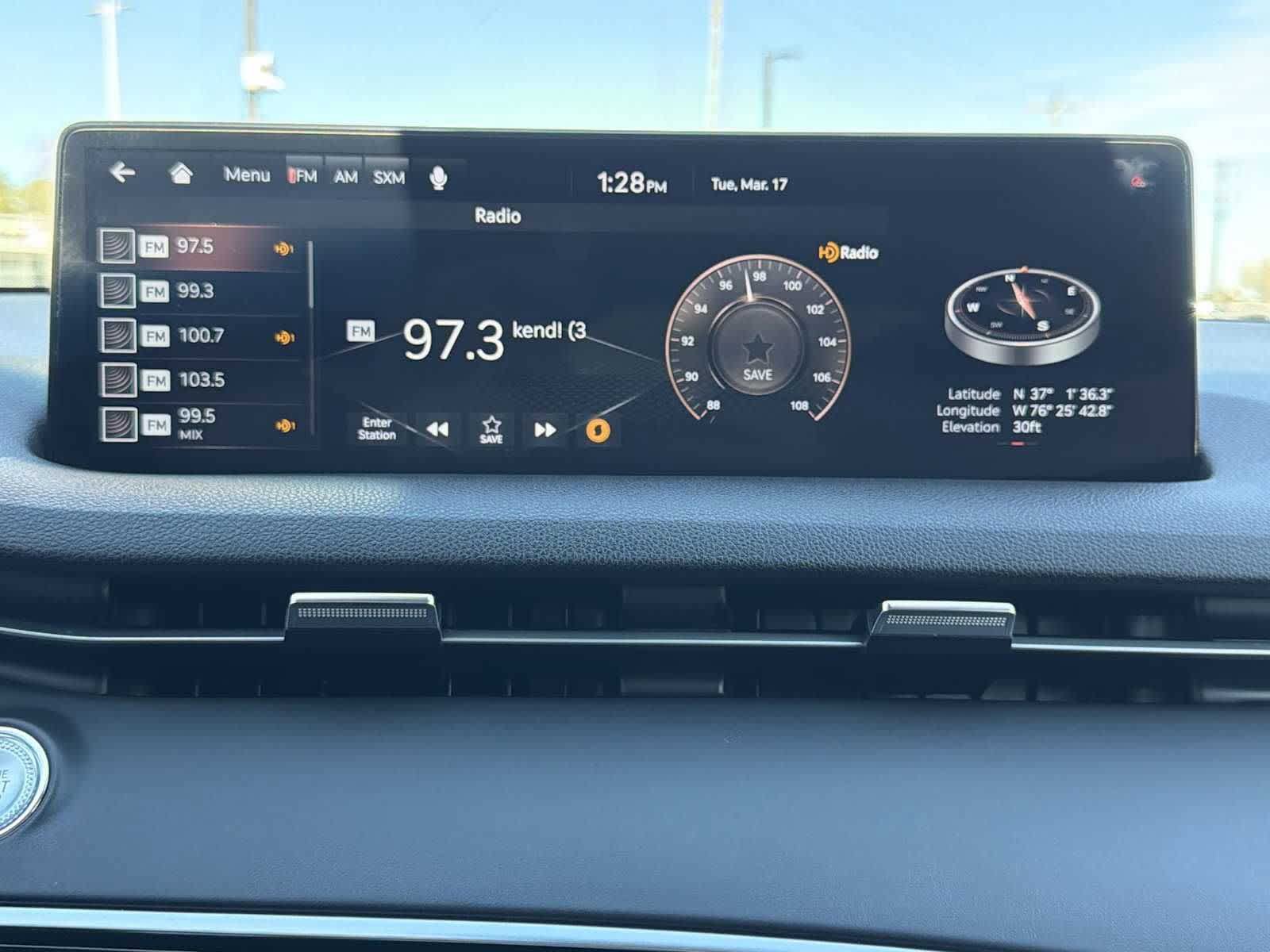 Used 2025 Genesis GV70 2.5T AWD/4WD image 12