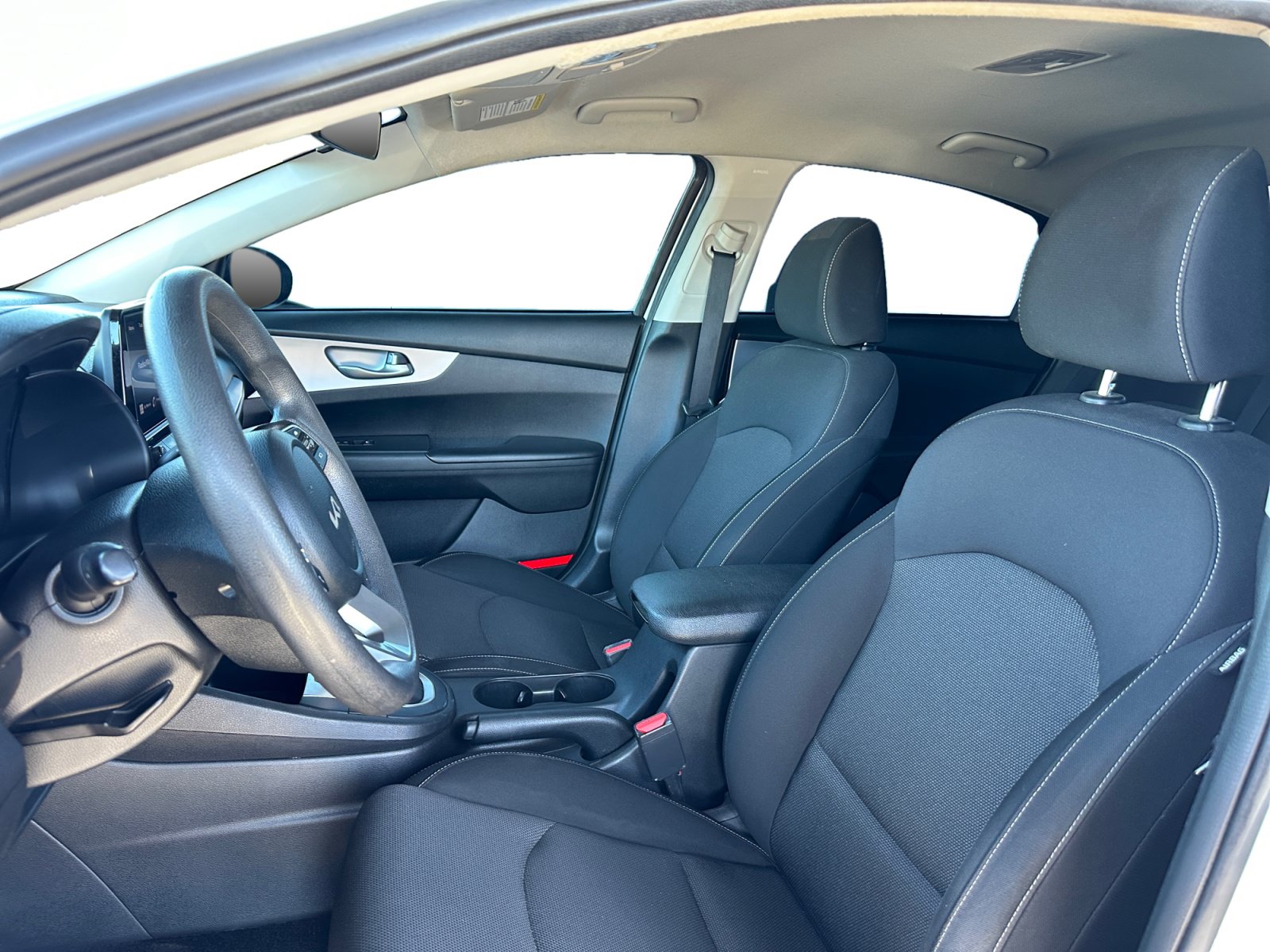 Used 2022 Kia Forte LXS FWD image 9