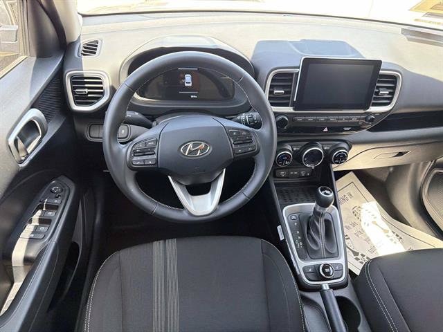 Used 2026 Hyundai Venue SEL FWD image 9