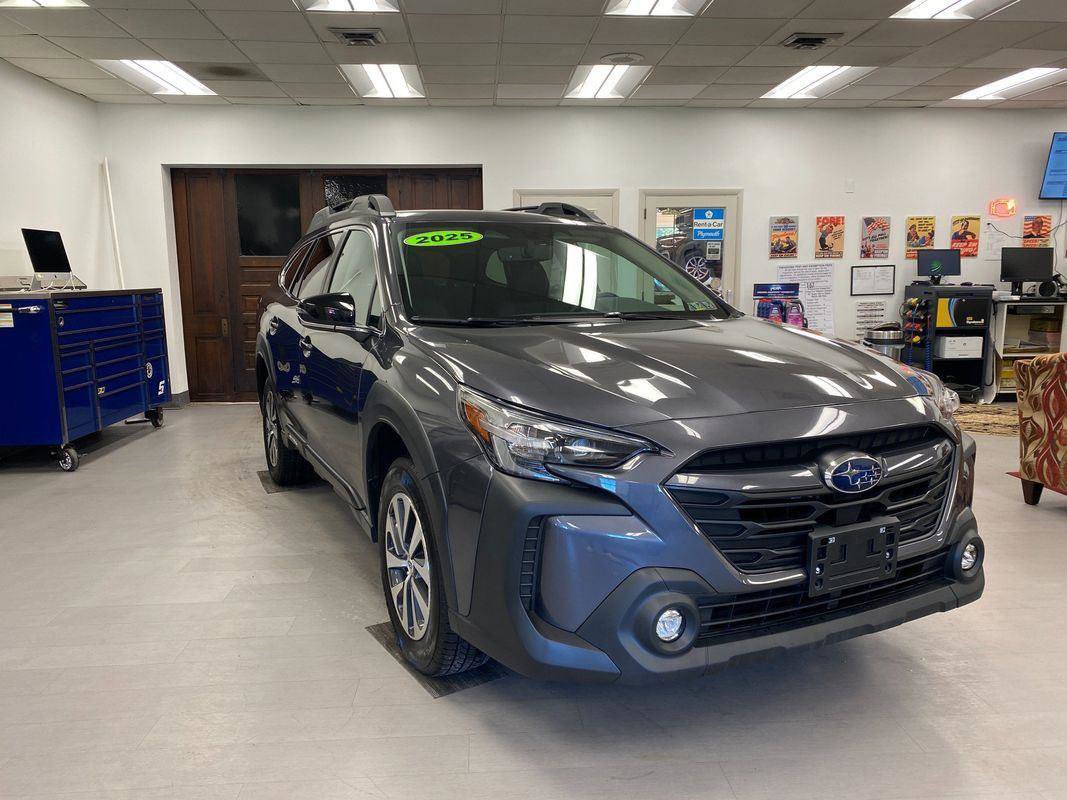 Used 2025 Subaru Outback Premium w/ Popular Package #1A image 7