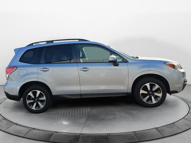 Used 2017 Subaru Forester 2.5i Premium AWD/4WD image 3
