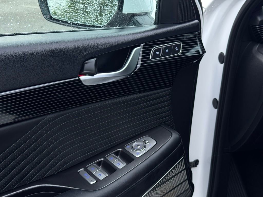 Used 2024 Hyundai Palisade Calligraphy image 12