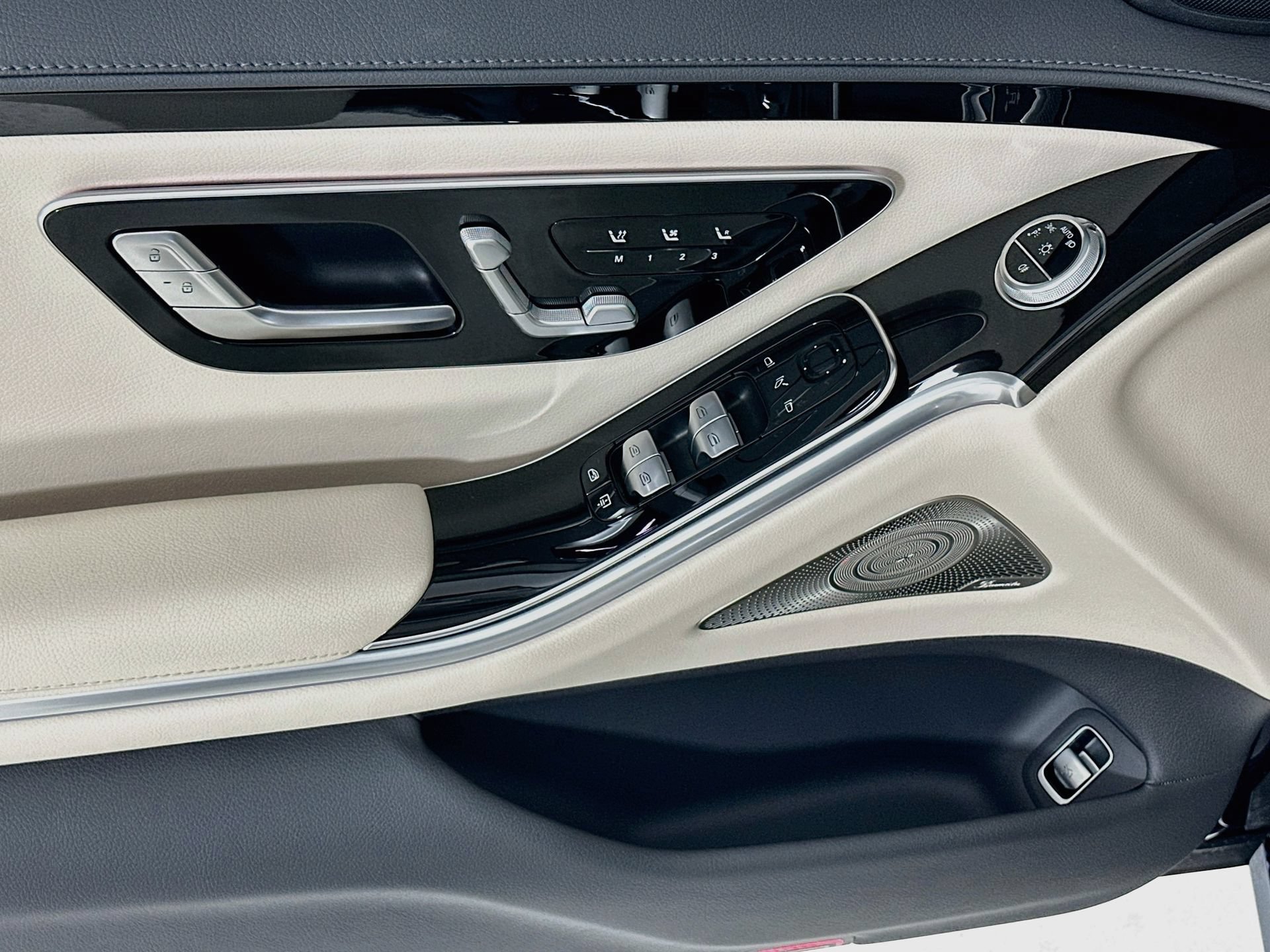 Certified 2023 Mercedes-Benz S 500 4MATIC image 19