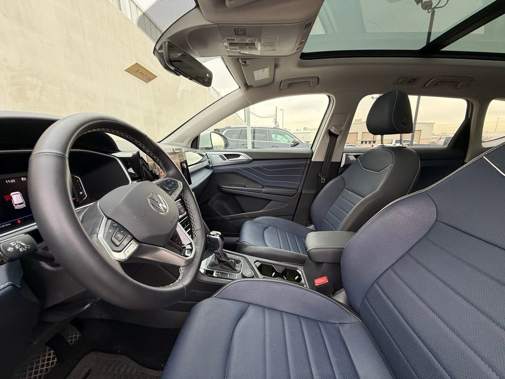 Certified 2025 Volkswagen Taos SEL AWD/4WD image 9