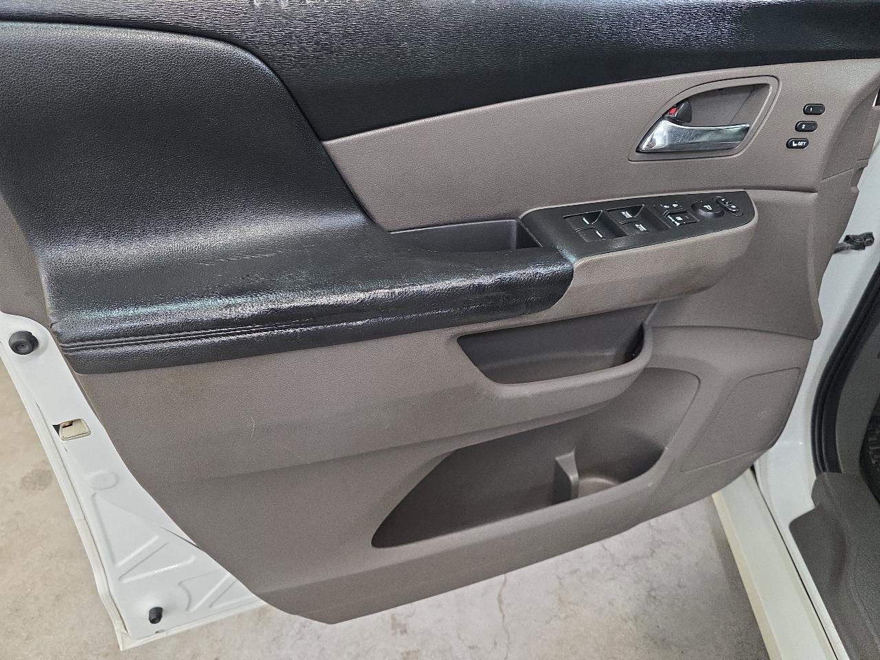 Used 2014 Honda Odyssey Touring image 25