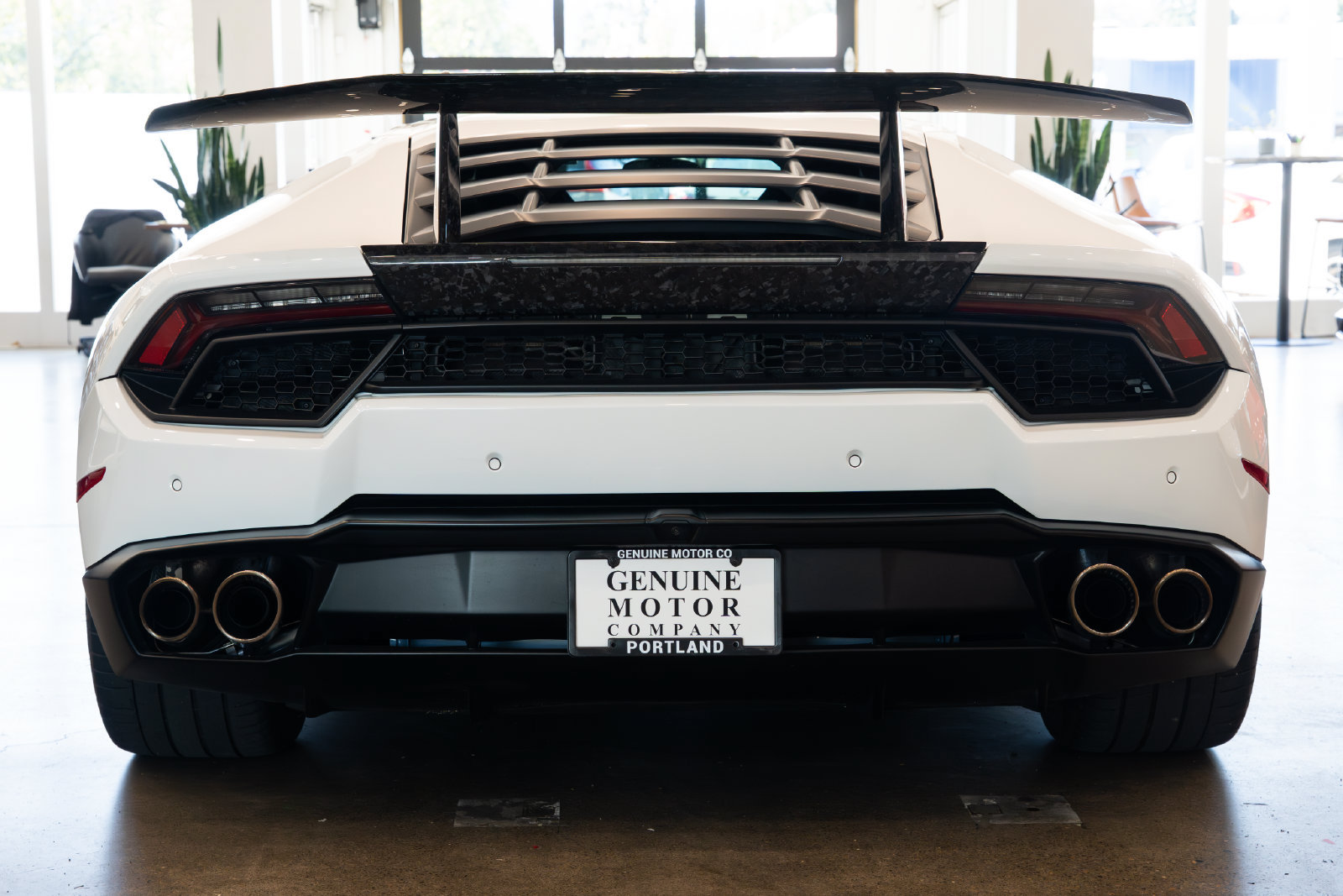 Used 2017 Lamborghini Huracan LP 580-2 RWD image 5