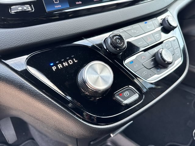 Used 2025 Chrysler Pacifica Select FWD image 23