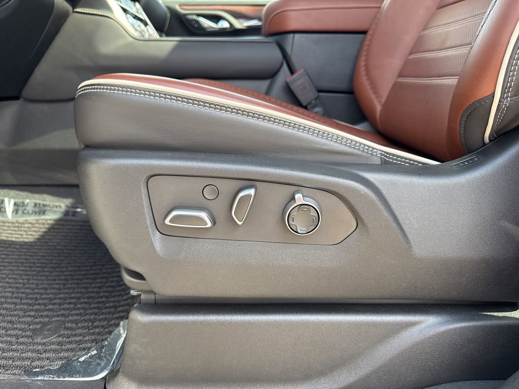 Used 2023 GMC Yukon Denali Ultimate AWD/4WD image 11