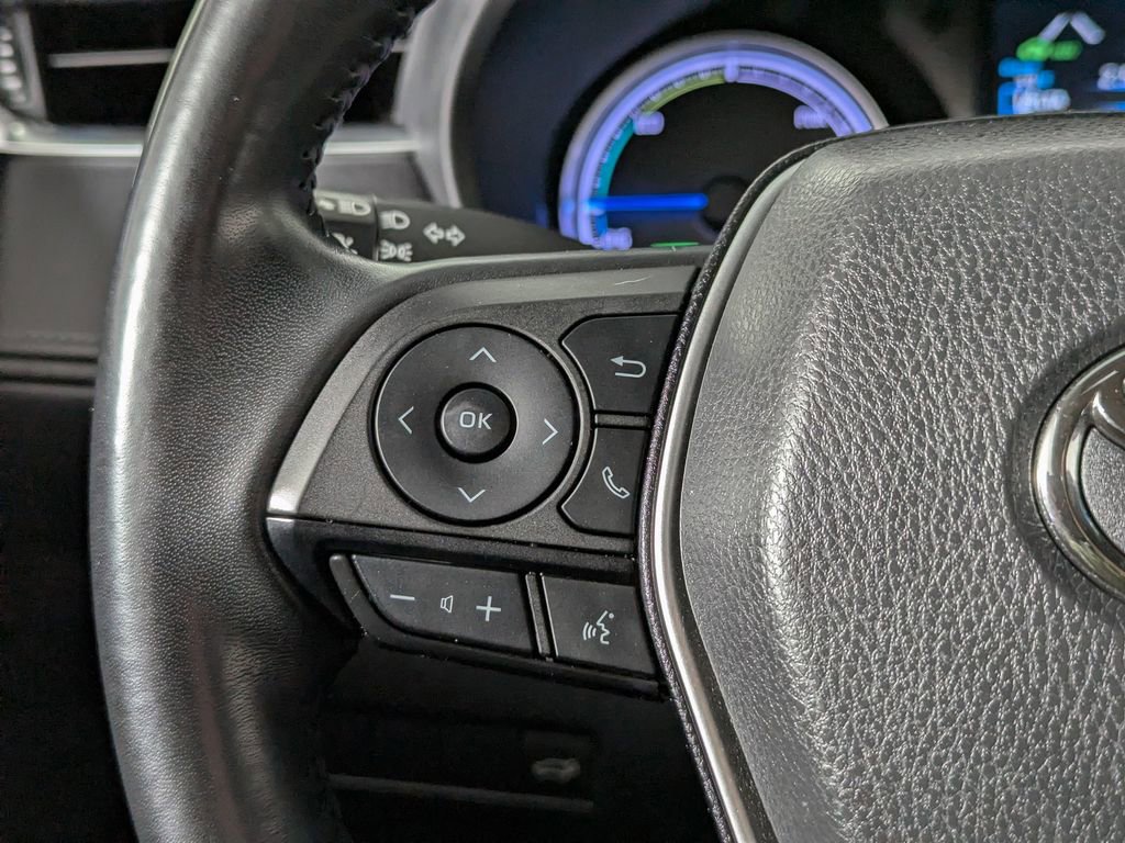 Used 2022 Toyota Venza LE image 24