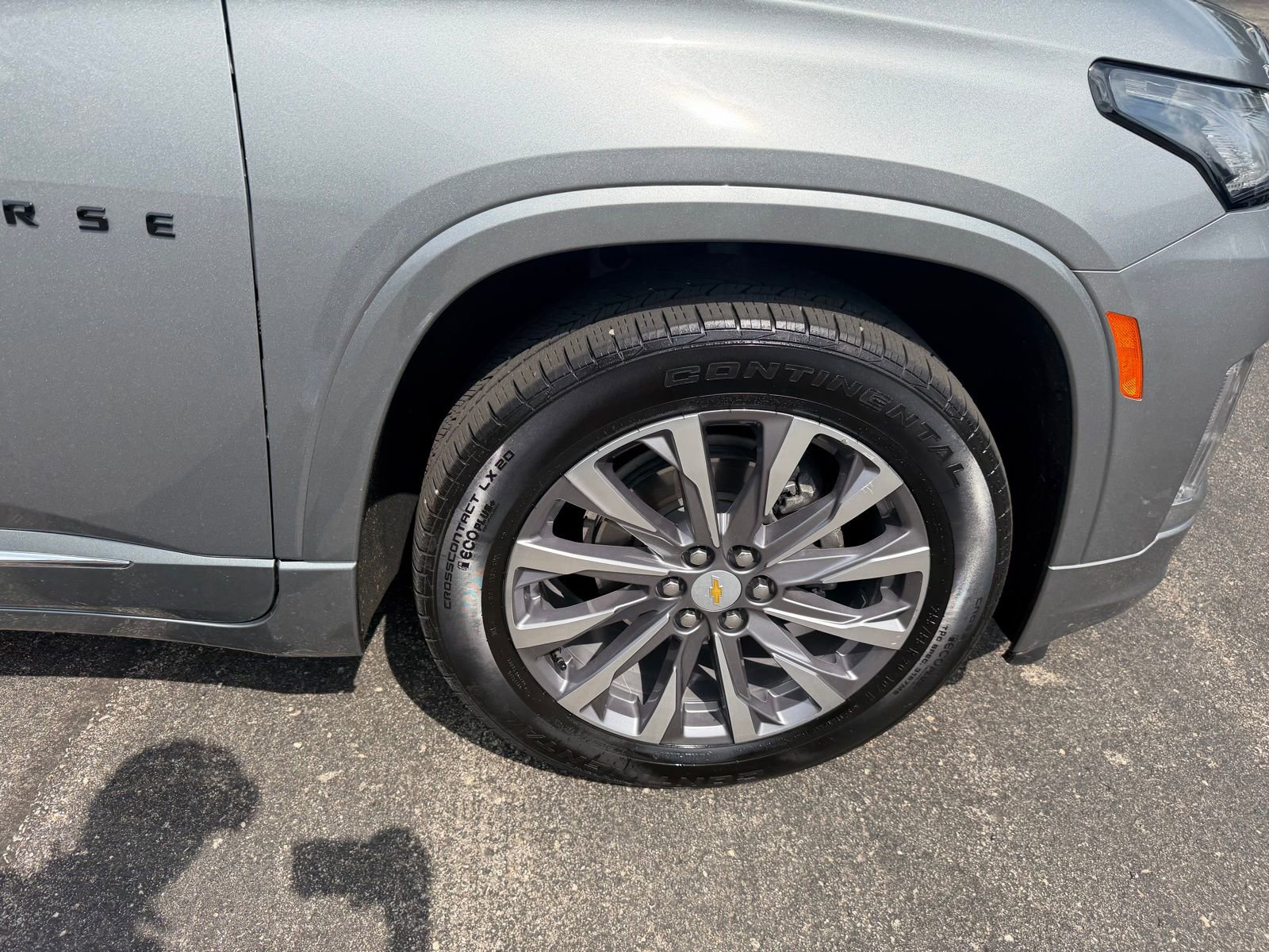 Used 2023 Chevrolet Traverse Premier w/ LPO, Floor Liner Package AWD/4WD image 39