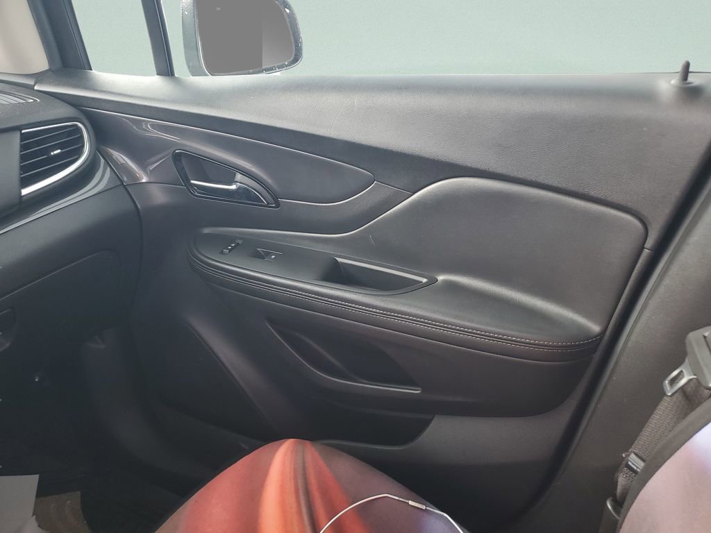 Used 2019 Buick Encore Essence FWD image 12