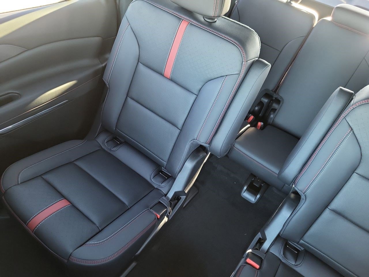 New 2026 Chevrolet Traverse RS image 12