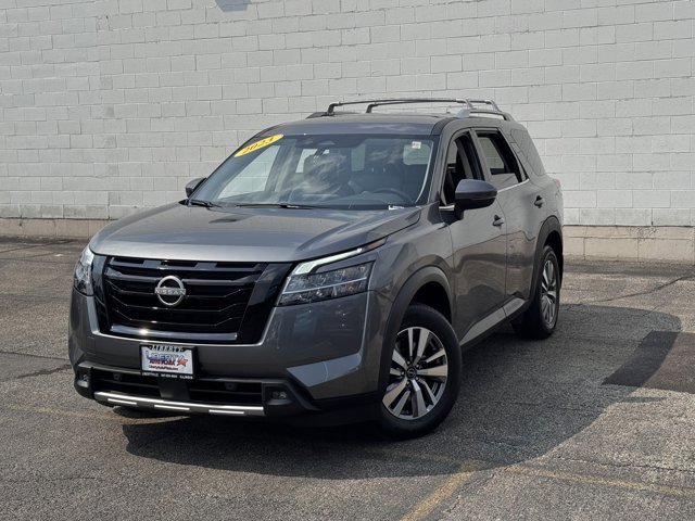 Used 2023 Nissan Pathfinder SL w/ Black Appearance Package image 29