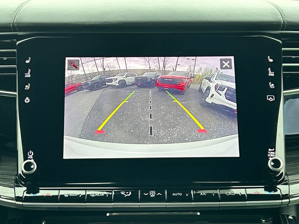 Used 2022 Jeep Wagoneer Series II AWD/4WD image 30