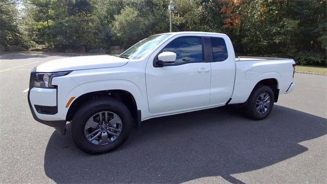 Used 2025 Nissan Frontier SV image 4