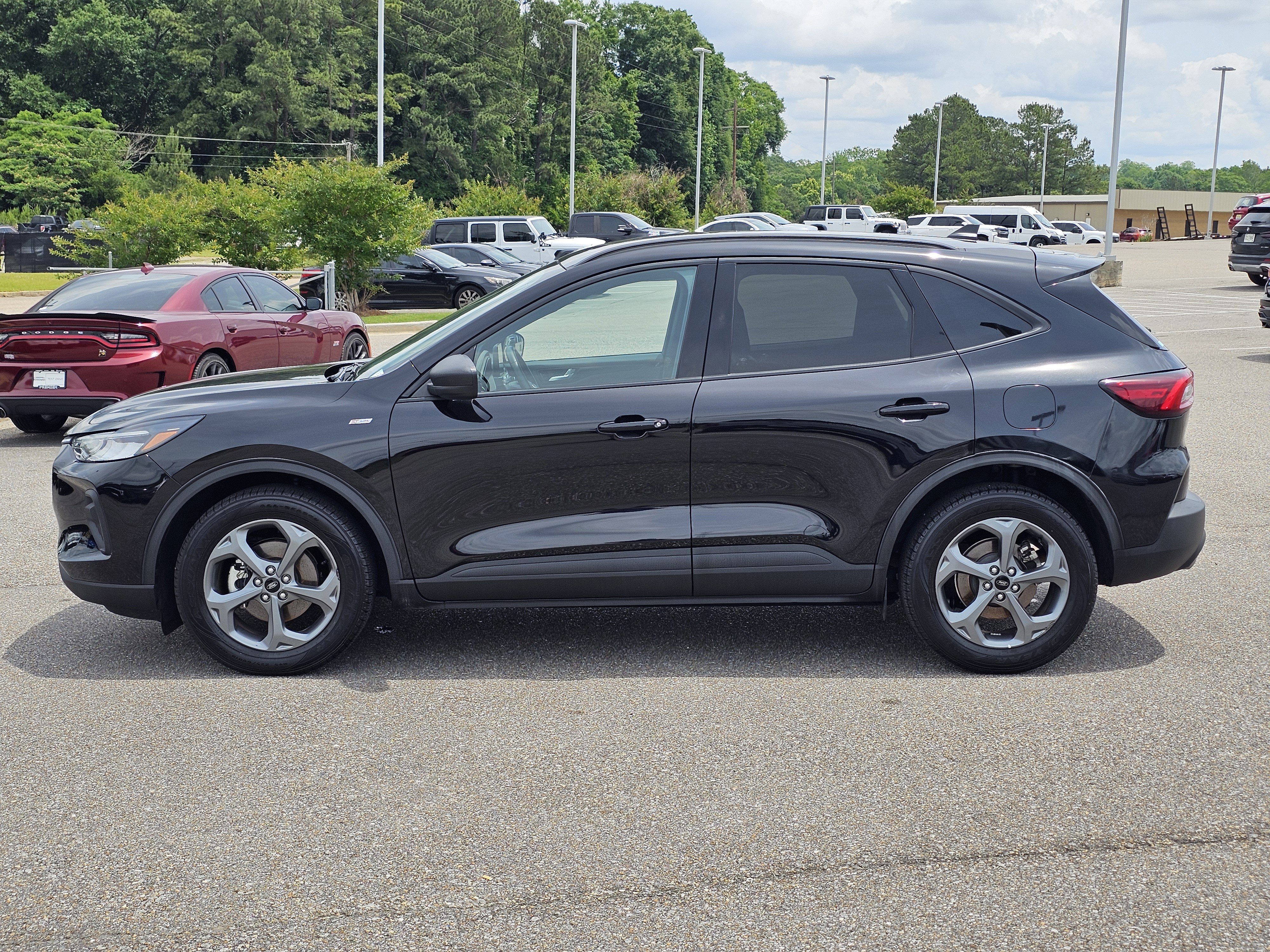 Used 2025 Ford Escape ST-Line FWD image 14