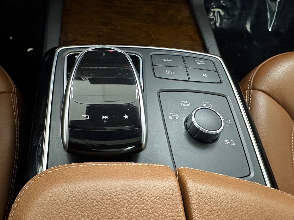 Used 2018 Mercedes-Benz GLS 450 4MATIC image 25