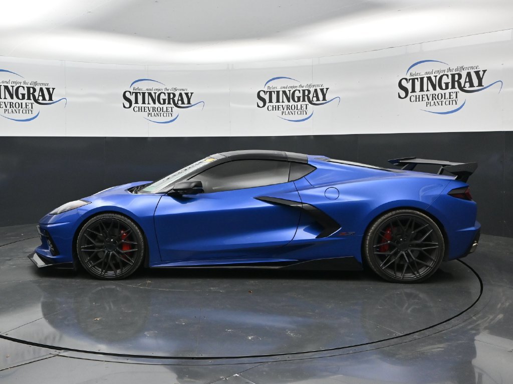 Used 2022 Chevrolet Corvette Stingray Preferred Cpe w/ Z51 Performance Package RWD image 4