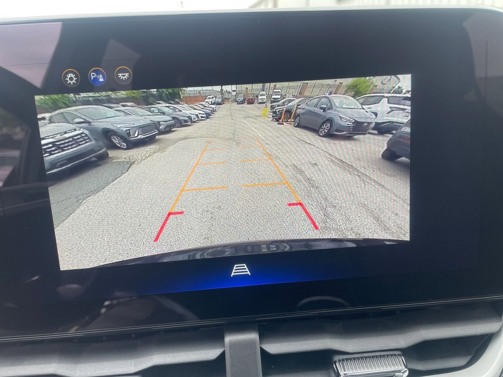 Used 2025 Chevrolet Equinox LT FWD image 23