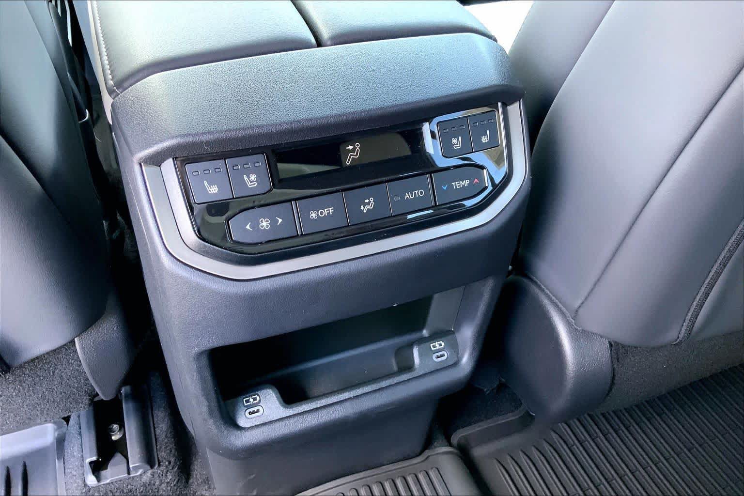 New 2026 Lexus TX 500h AWD image 18