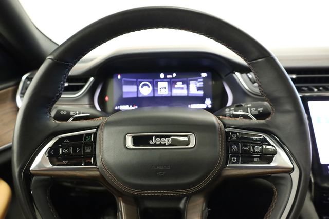 Used 2023 Jeep Grand Cherokee L Summit w/ Luxury Tech Group V AWD/4WD image 17
