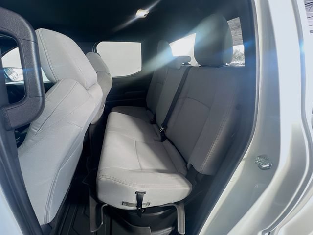 Used 2024 Toyota Tacoma SR5 AWD/4WD image 27