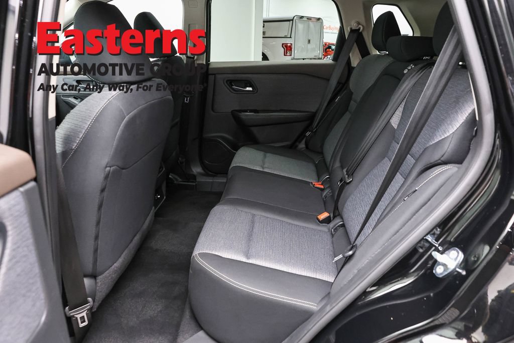 Used 2023 Nissan Rogue SV AWD/4WD image 21